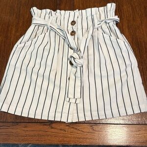Willow Root High Waisted Black and White Striped  Belted Skirt Size 2